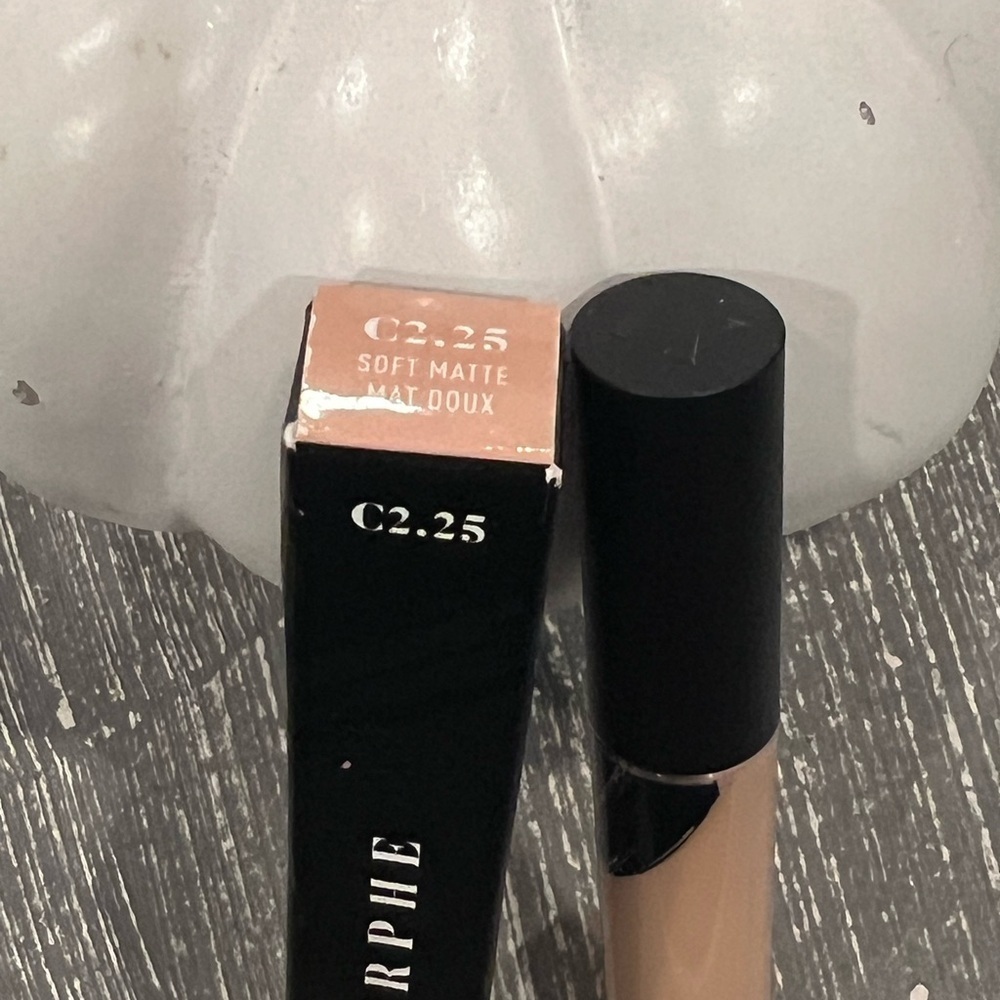 MAKEUP BUNDLE of 7 items only for $35 - Picture 9 of 16